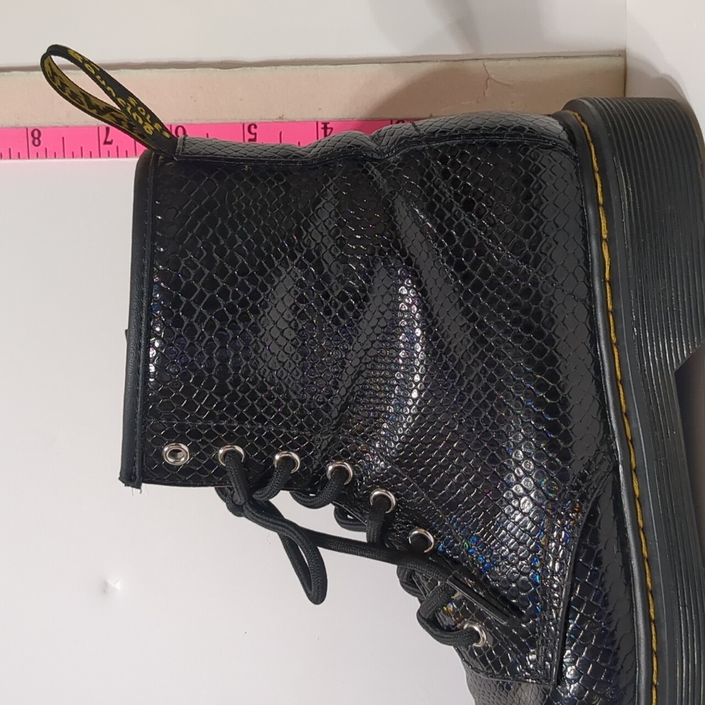 Dr. Martens 1460 REPTILE EMBOSS LACE UP BOOTS women Size 5 - Picture 12 of 12